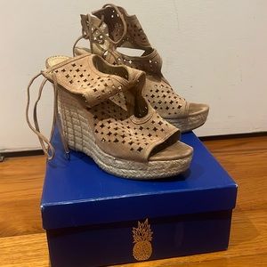 Aquazzura sandals worn maybe 3x I love them but I can't wear no longer....